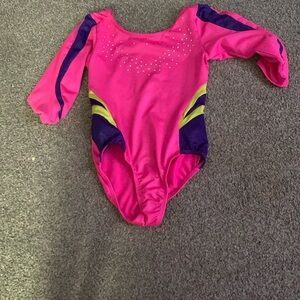 A gymnastics suit 6/6x never been worn